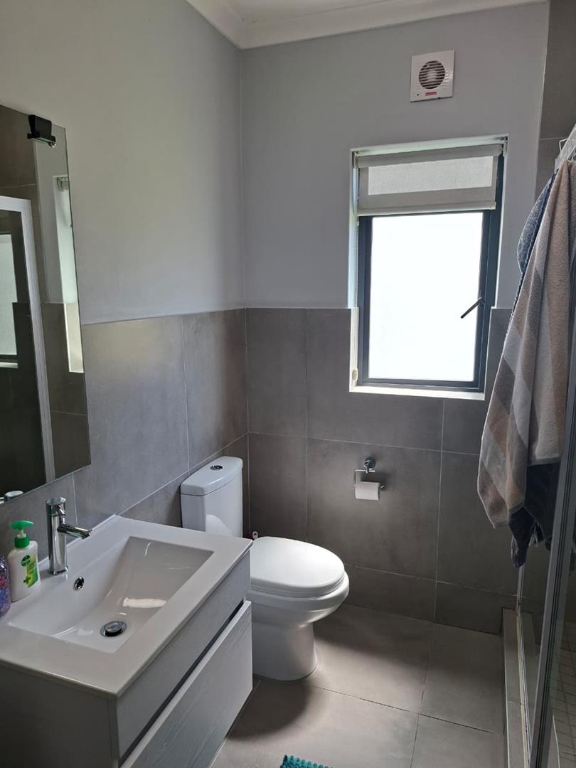 To Let 2 Bedroom Property for Rent in Burgundy Estate Western Cape